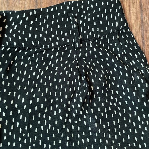 Saltwater LUXE Tracy Shorts Size Medium Black with White - Picture 6 of 7